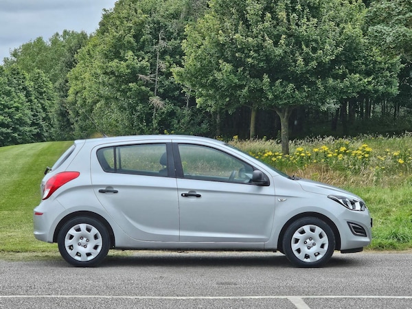 Used Hyundai i20 2014 for sale - 73474239: Photo 8
