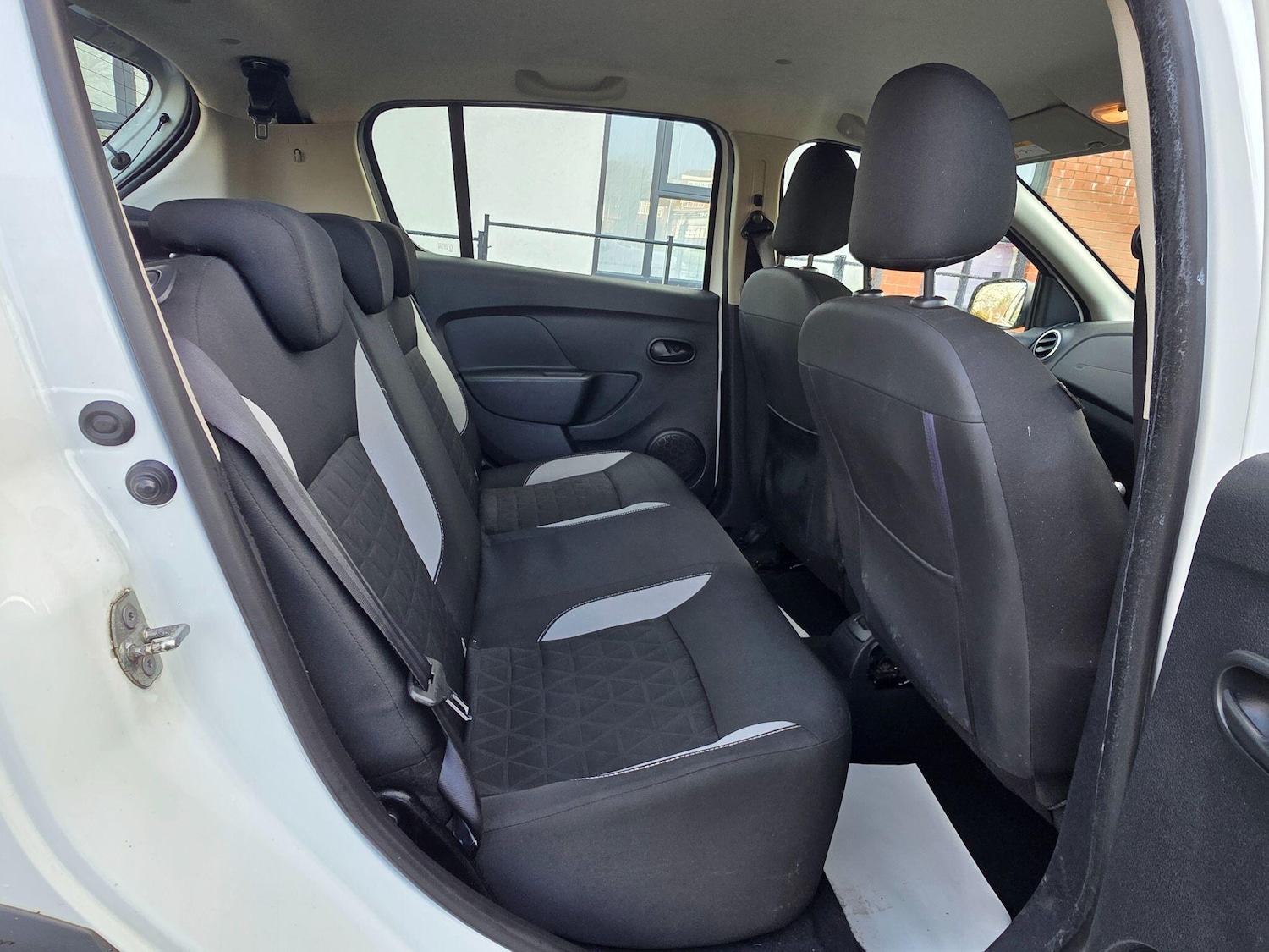 Used Dacia Sandero Stepway 2015 for sale - 77401418: Photo 15