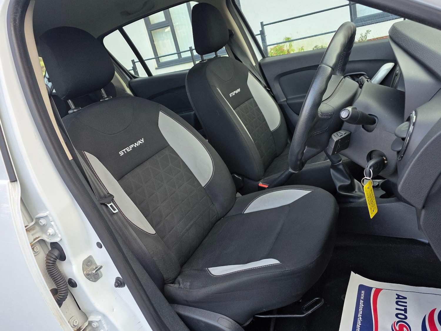 Used Dacia Sandero Stepway 2015 for sale - 77401418: Photo 22