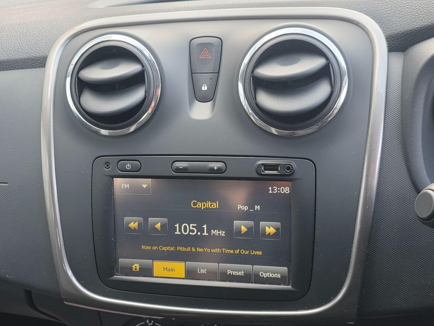 Used Dacia Sandero Stepway 2015 for sale - 77401418: Photo 25