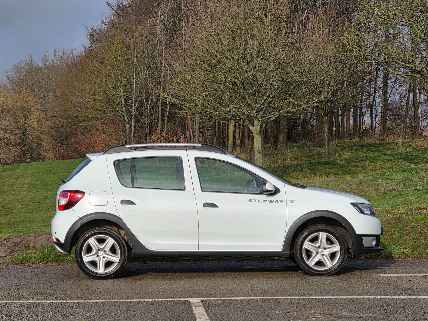 Used Dacia Sandero Stepway 2015 for sale - 77401418: Photo 8