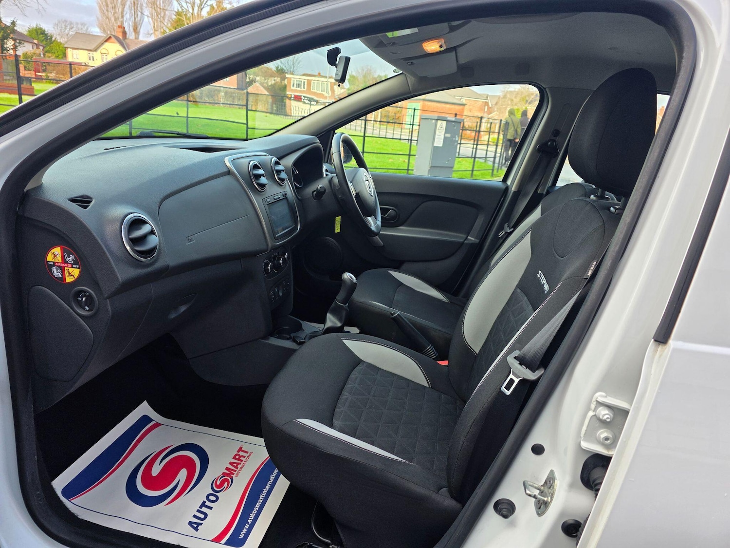 Used Dacia Sandero Stepway 2015 for sale - 77401418: Photo 9