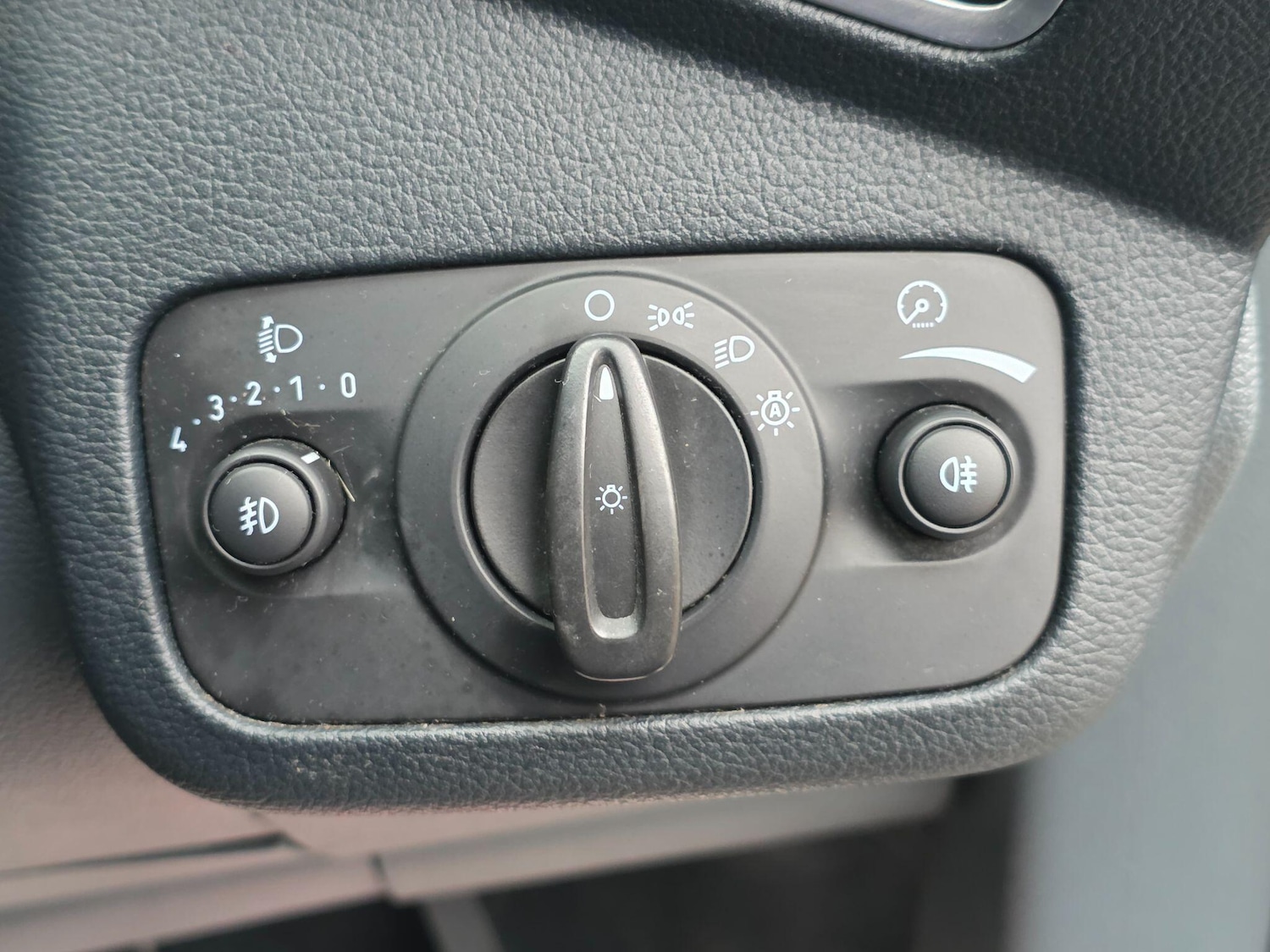 Used Ford C-Max 2011 for sale - 76514669: Photo 35