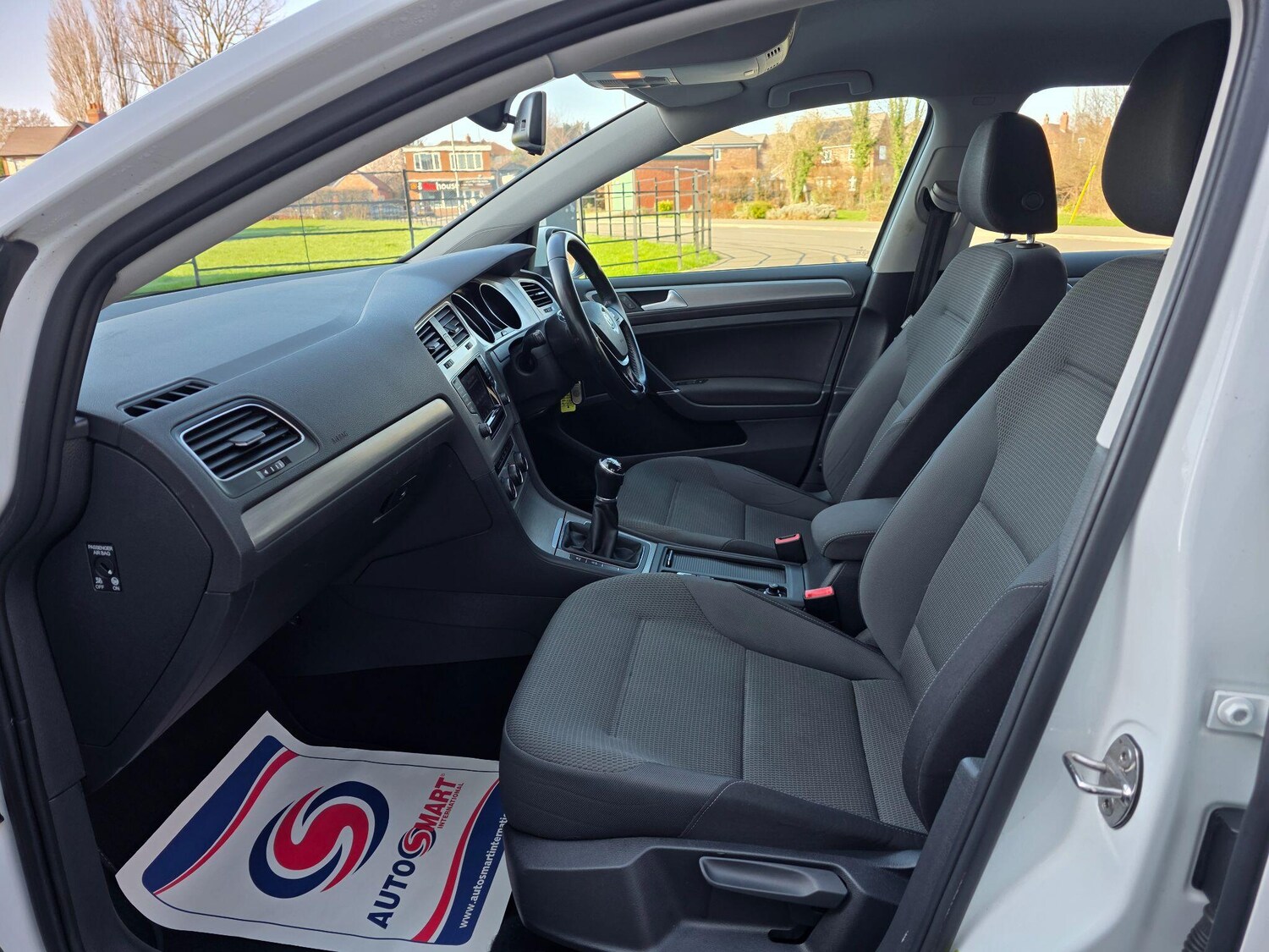 Used Volkswagen Golf 2014 for sale - 77755900: Photo 10