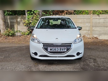Used Peugeot 208 2013 for sale - 75891913: Photo