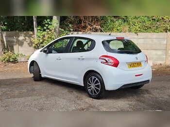 Used Peugeot 208 2013 for sale - 75891913: Photo