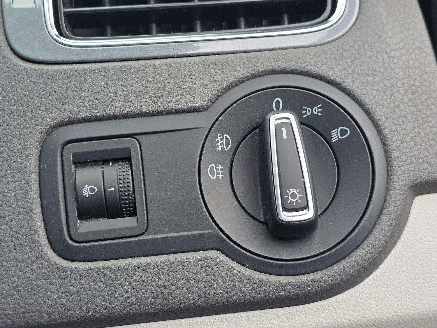 Used Volkswagen Polo 2015 for sale - 78103099: Photo 32