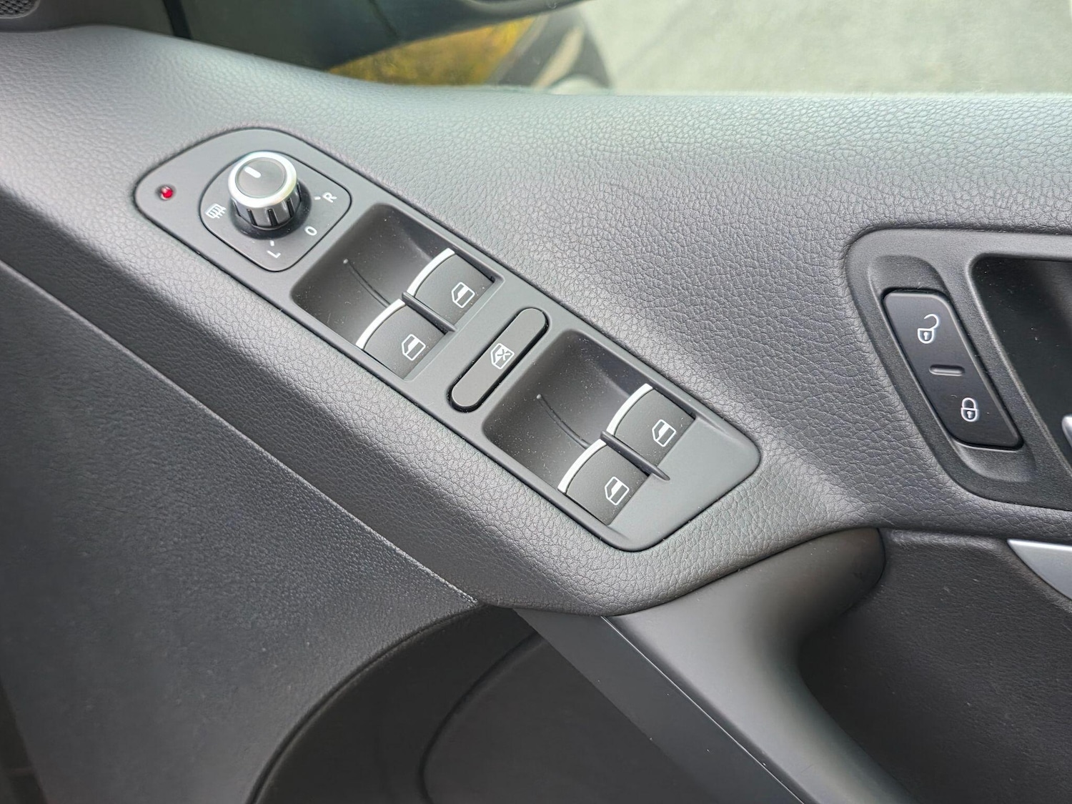 Used Volkswagen Tiguan 2015 for sale - 76350684: Photo 22