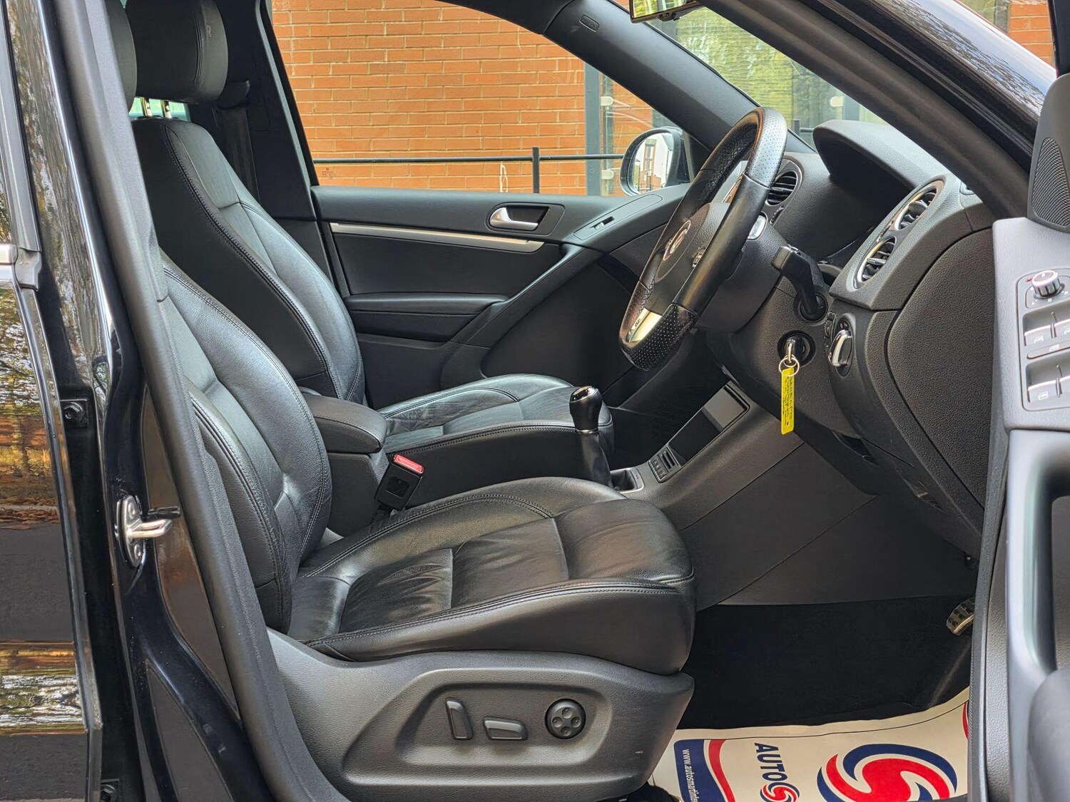 Used Volkswagen Tiguan 2015 for sale - 76350684: Photo 24