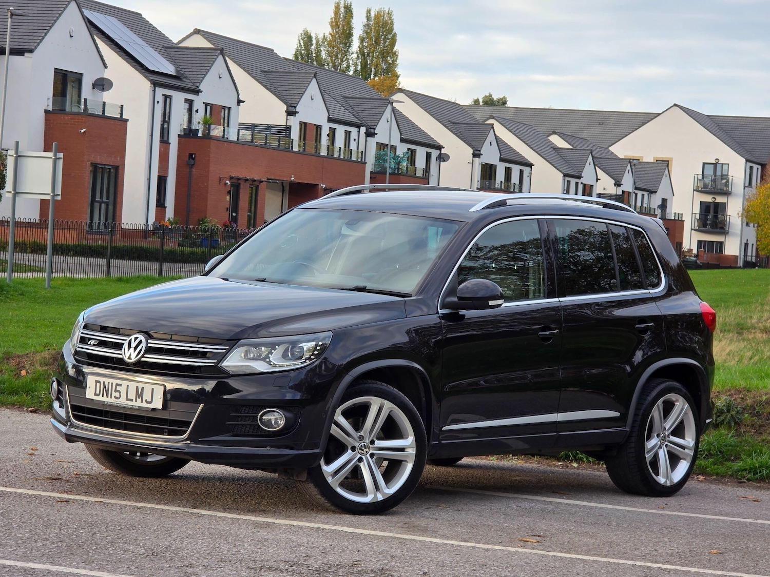 Used Volkswagen Tiguan 2015 for sale - 76350684: Photo 3