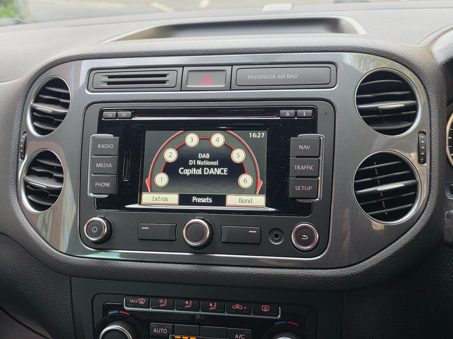 Used Volkswagen Tiguan 2015 for sale - 76350684: Photo 30