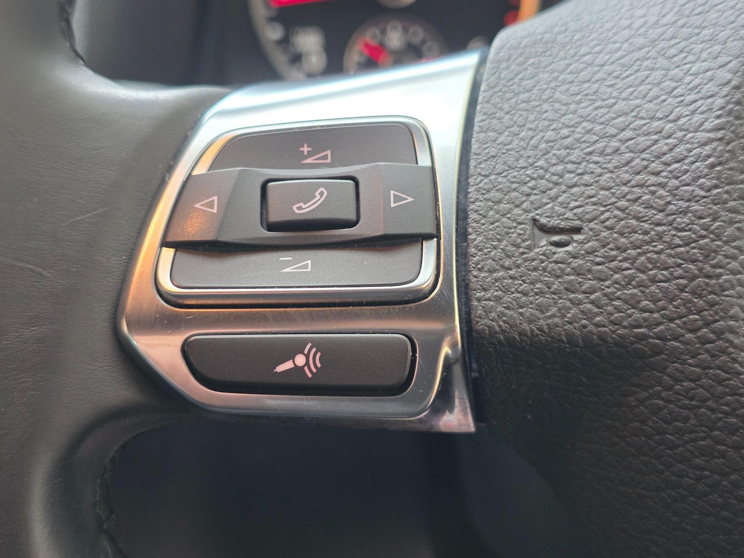 Used Volkswagen Tiguan 2015 for sale - 76350684: Photo 35