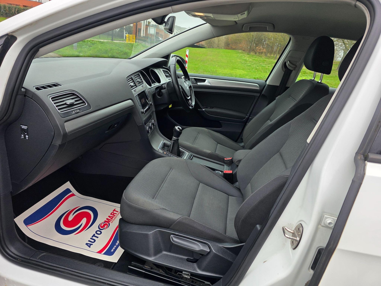 Used Volkswagen Golf 2015 for sale - 77060774: Photo 9