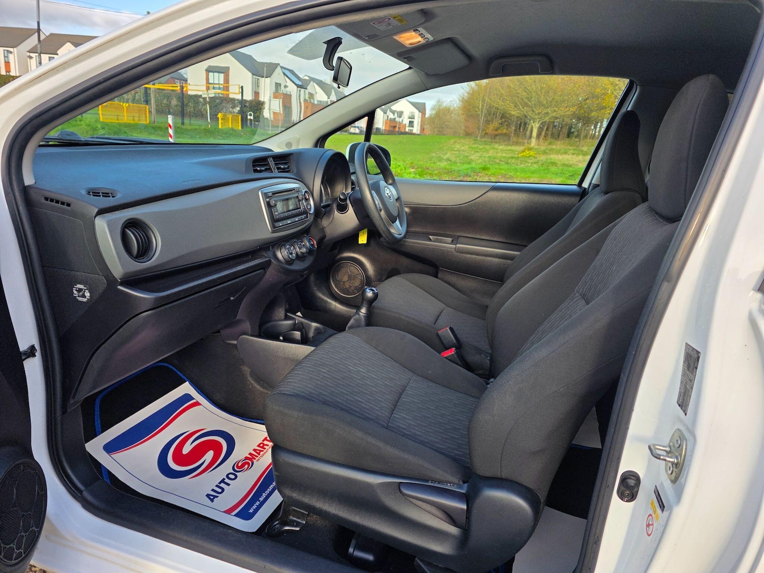 Used Toyota Yaris 2013 for sale - 76648161: Photo 9