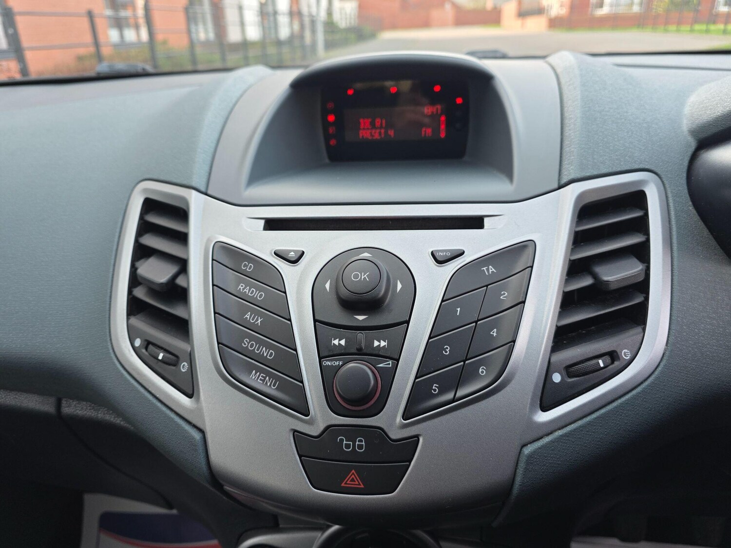 Used Ford Fiesta 2009 for sale - 77673968: Photo 25