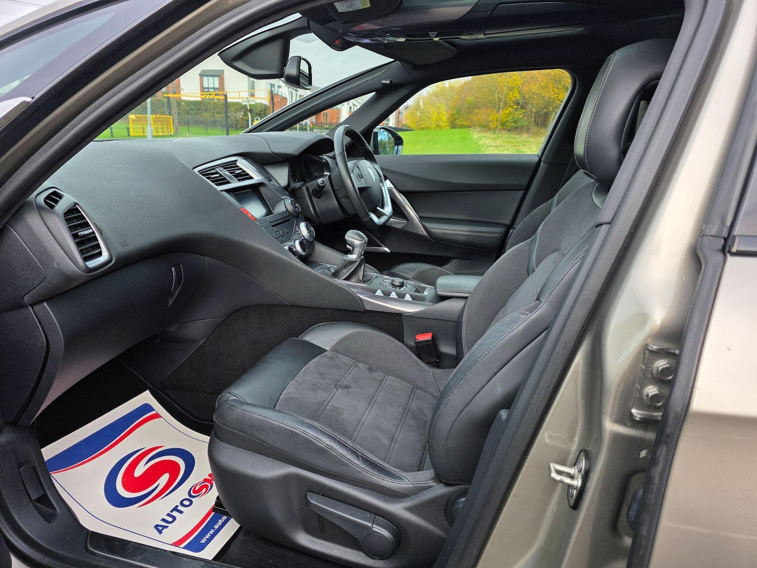 Used Citroen DS5 2015 for sale - 76434561: Photo 9