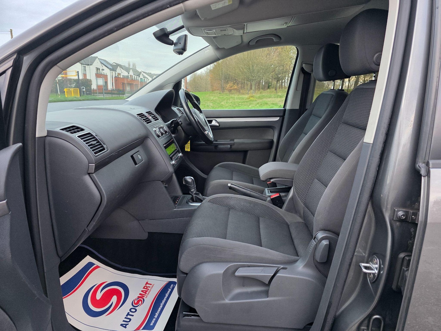 Used Volkswagen Touran 2014 for sale - 76717530: Photo 10