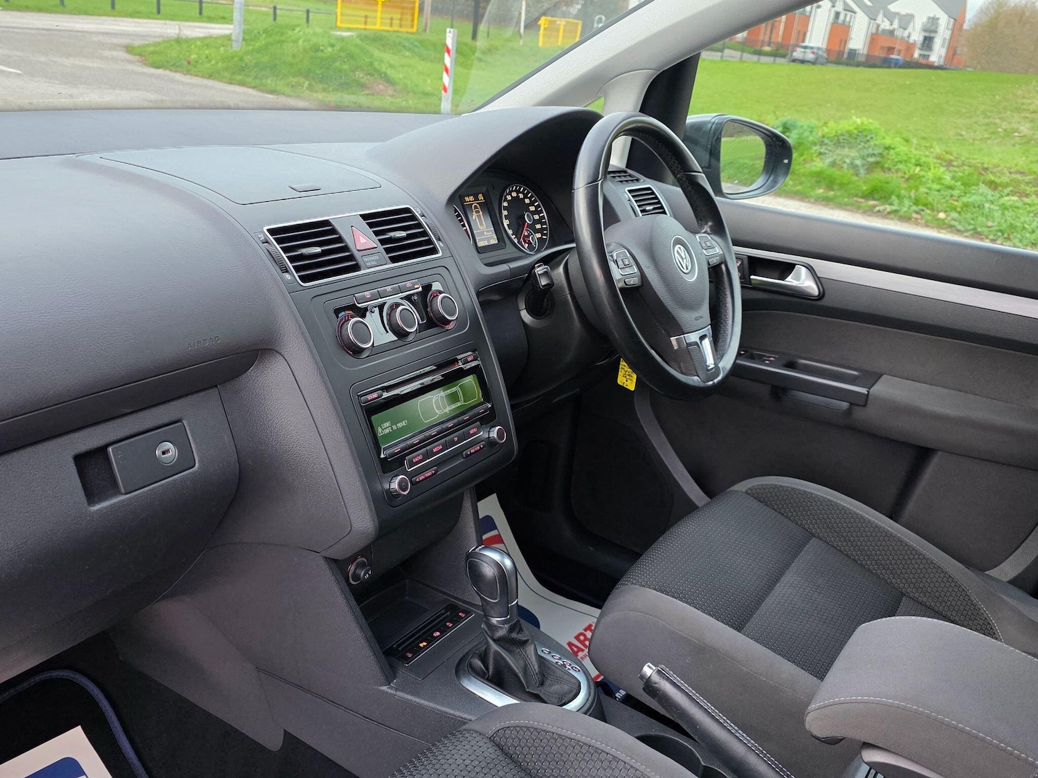 Used Volkswagen Touran 2014 for sale - 76717530: Photo 11