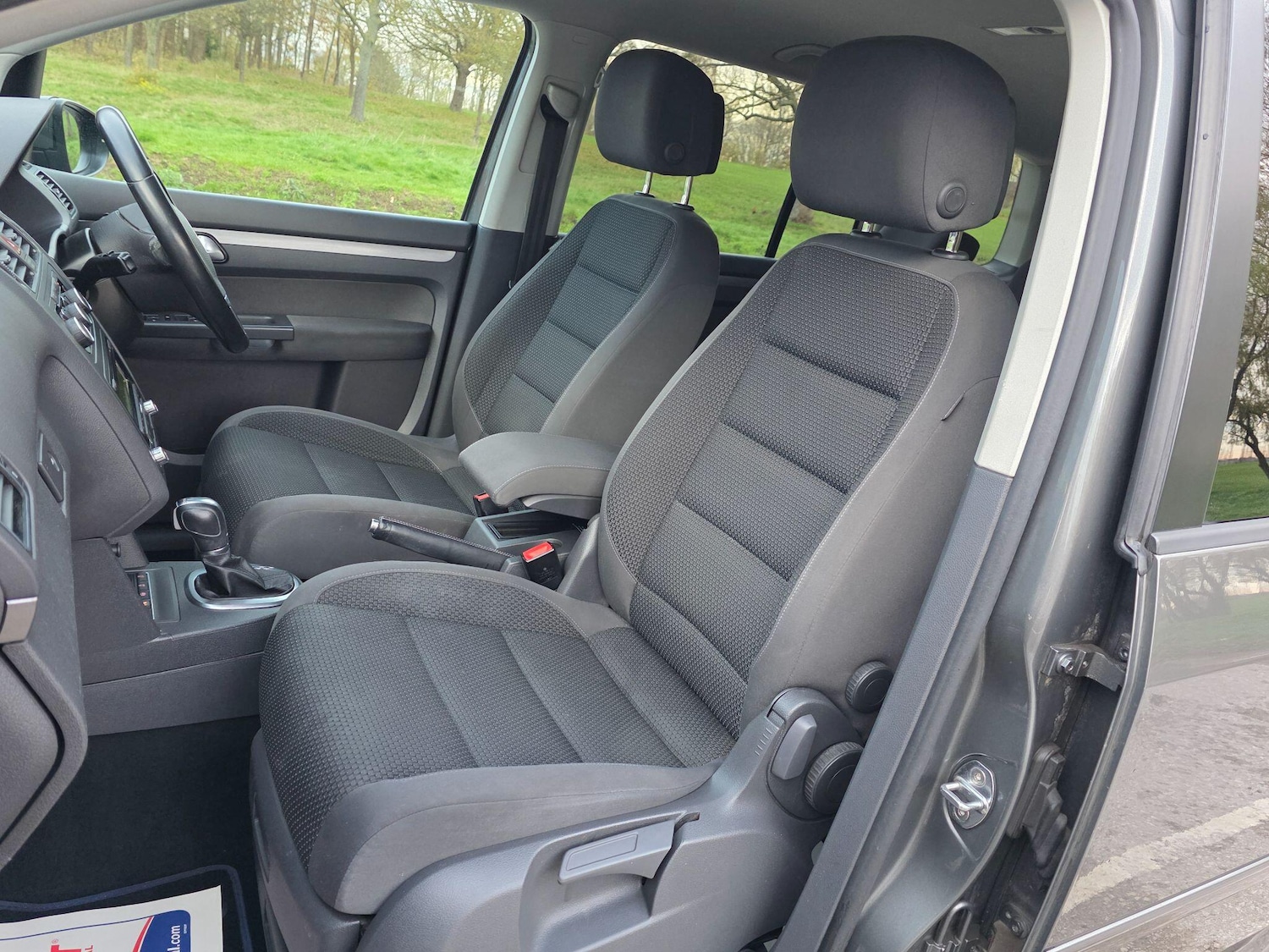 Used Volkswagen Touran 2014 for sale - 76717530: Photo 12