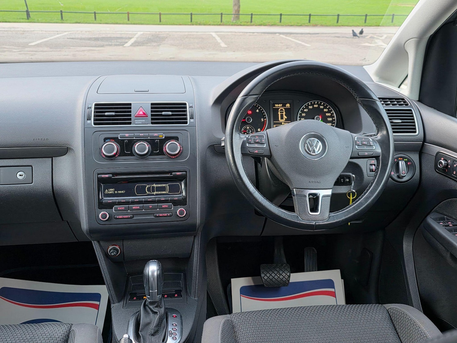 Used Volkswagen Touran 2014 for sale - 76717530: Photo 19