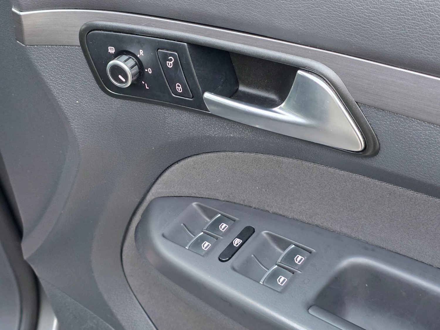 Used Volkswagen Touran 2014 for sale - 76717530: Photo 24