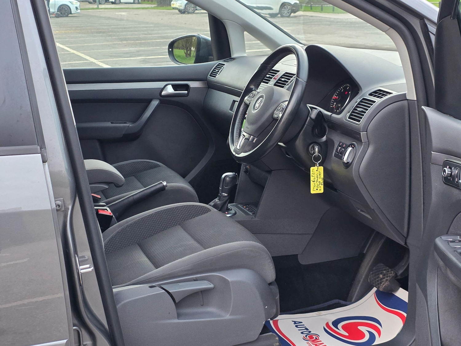 Used Volkswagen Touran 2014 for sale - 76717530: Photo 25