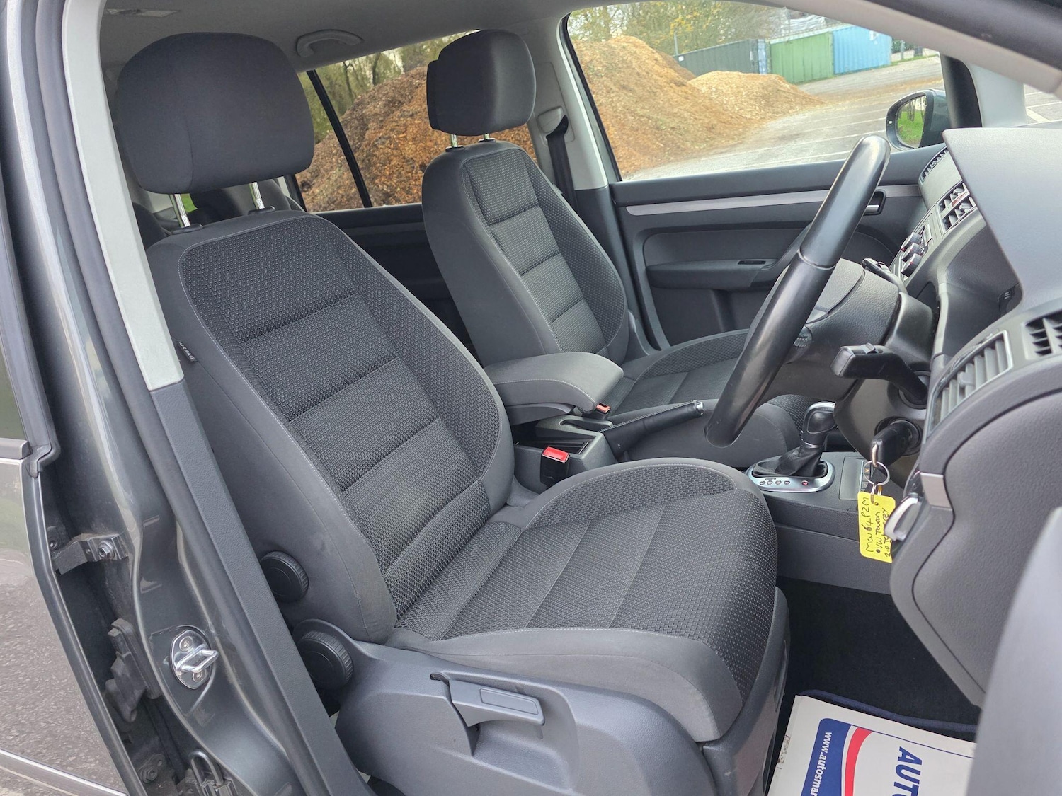 Used Volkswagen Touran 2014 for sale - 76717530: Photo 27