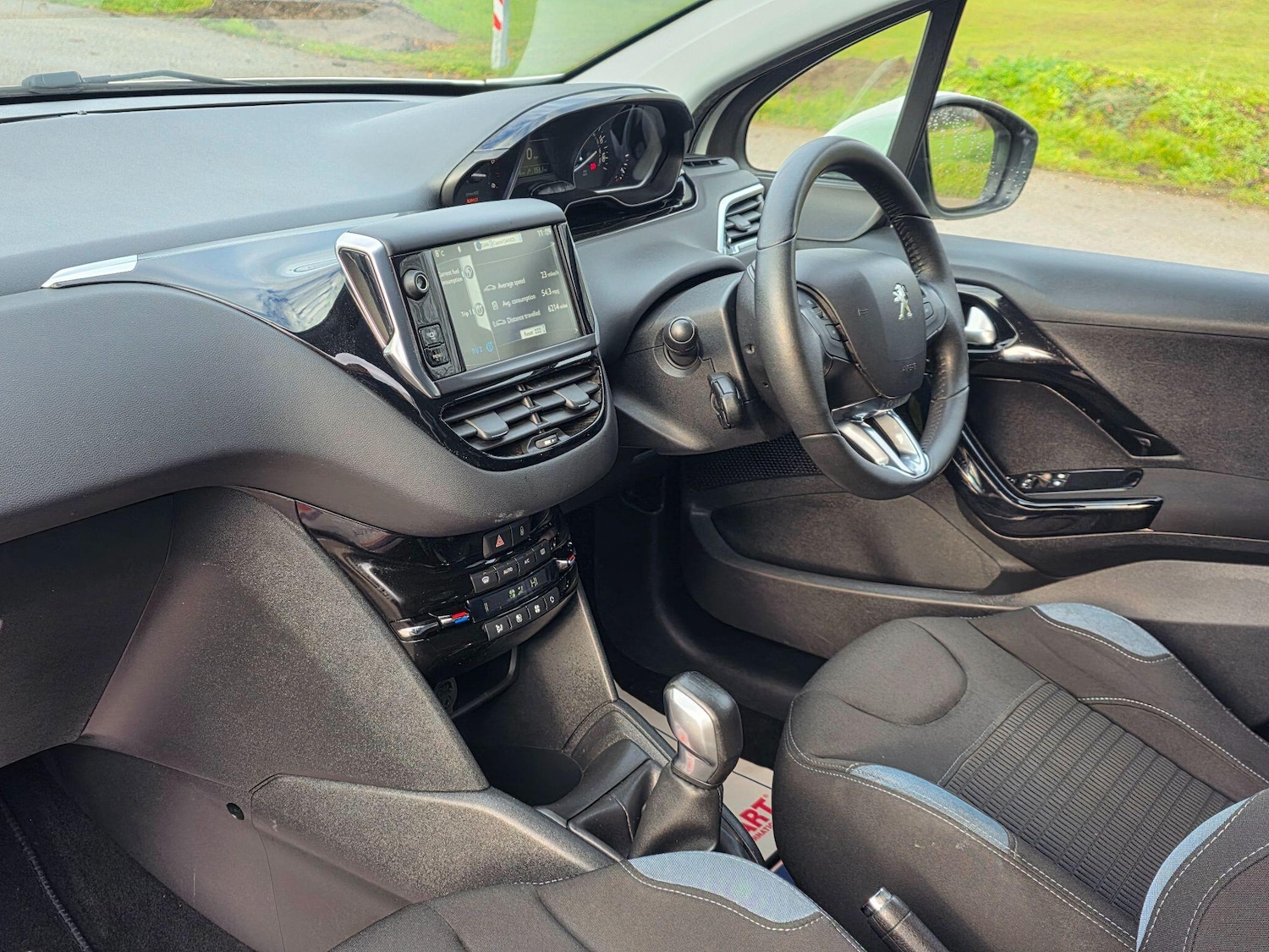 Used Peugeot 208 2014 for sale - 77269468: Photo 11