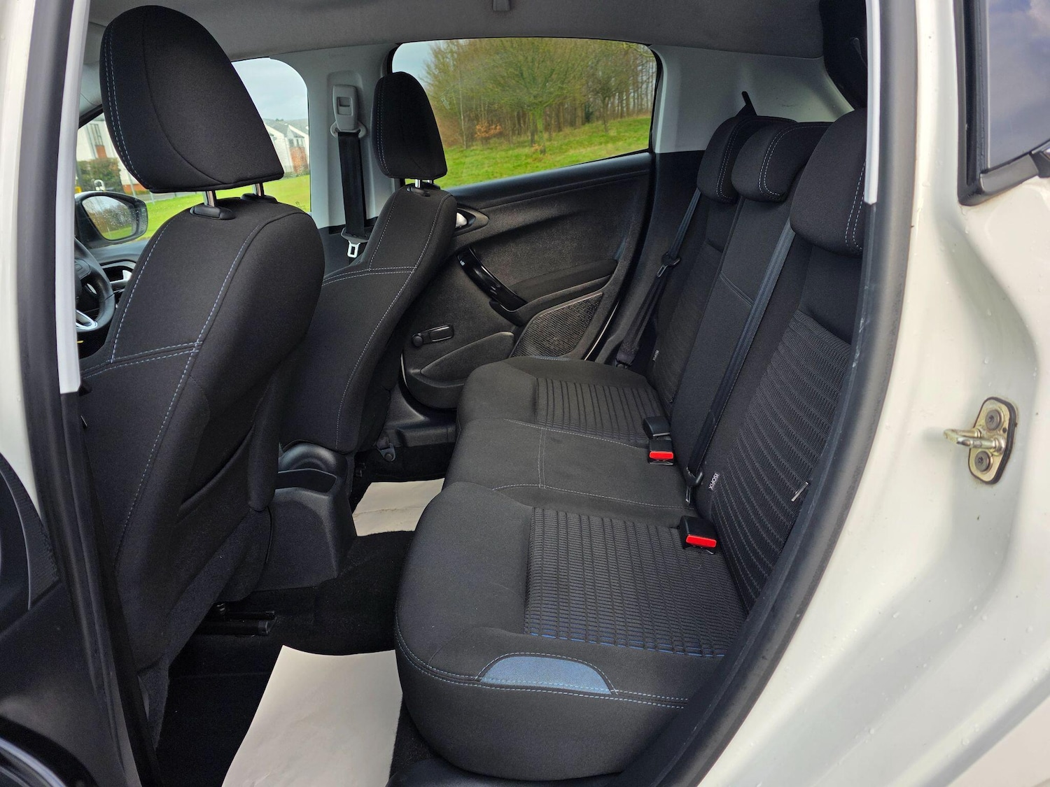 Used Peugeot 208 2014 for sale - 77269468: Photo 13