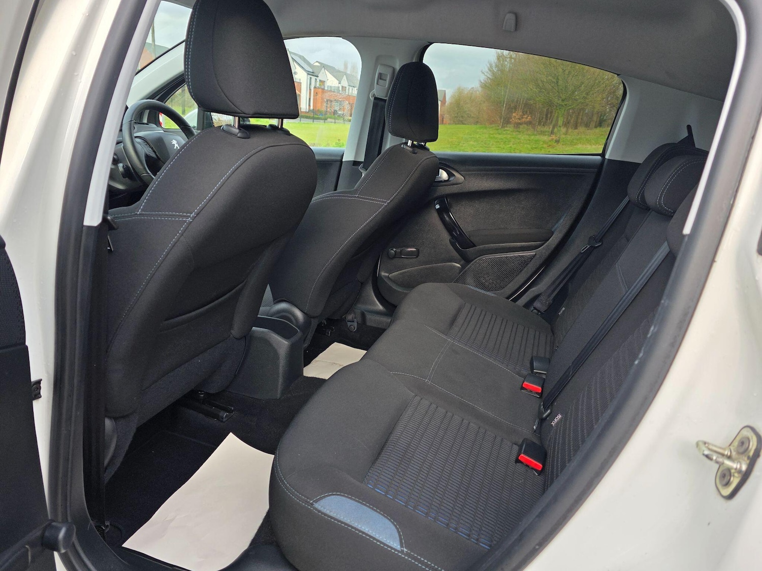 Used Peugeot 208 2014 for sale - 77269468: Photo 14