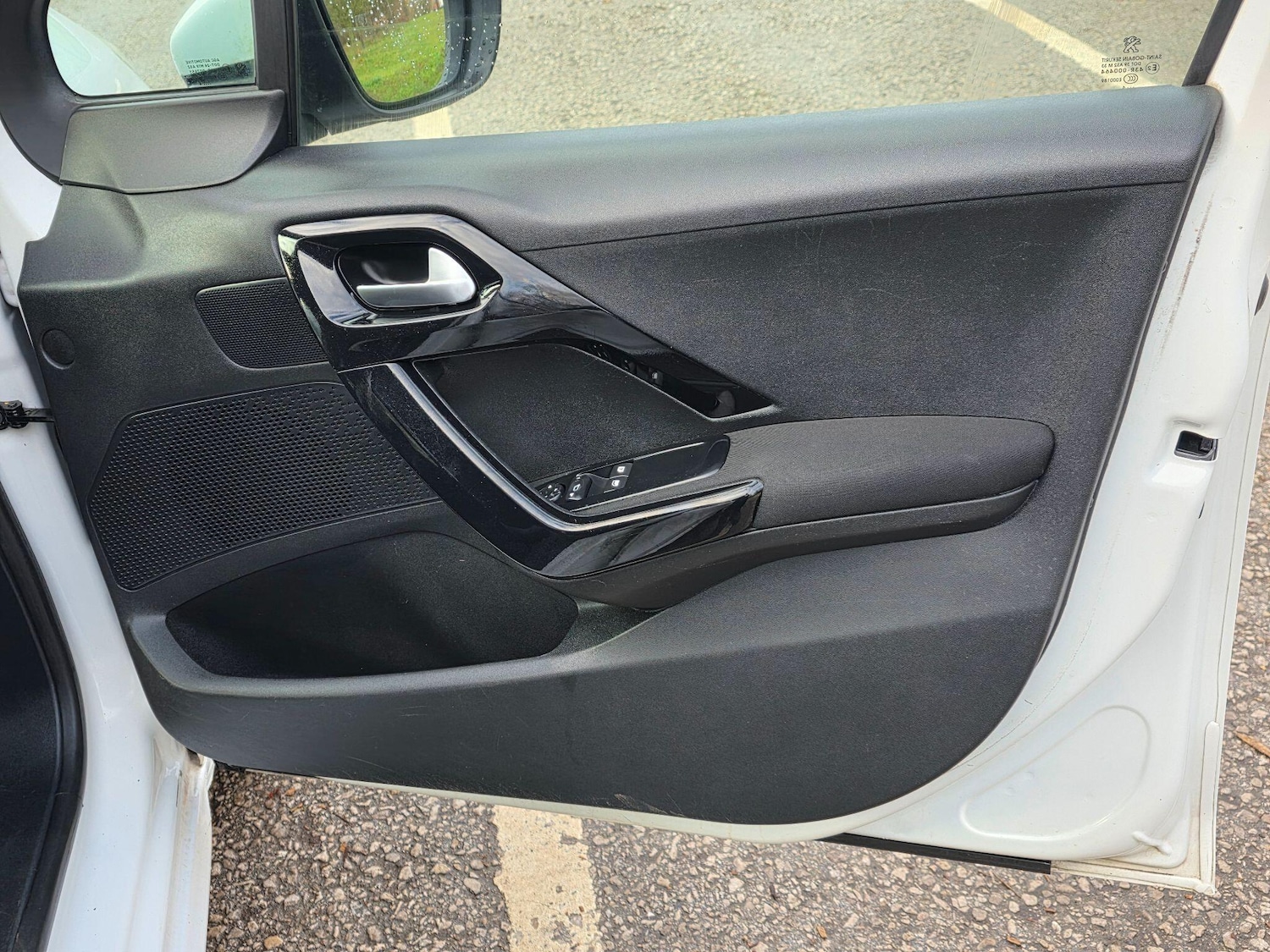 Used Peugeot 208 2014 for sale - 77269468: Photo 19