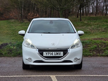 Used Peugeot 208 2014 for sale - 77269468: Photo