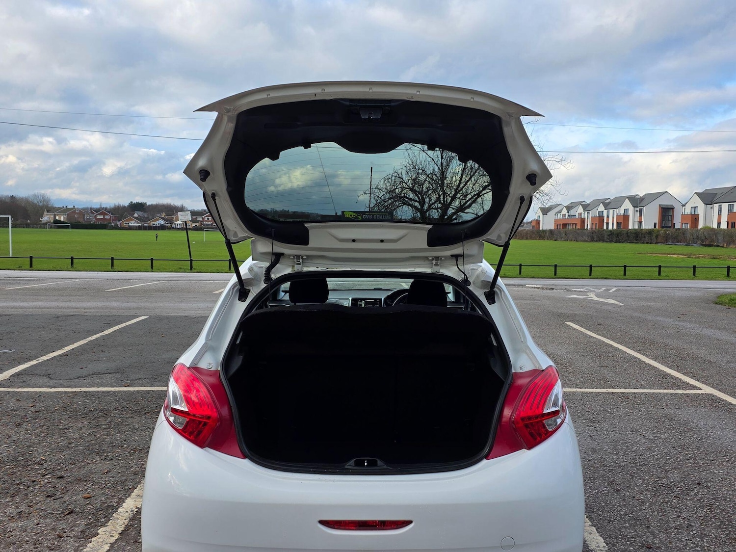 Used Peugeot 208 2014 for sale - 77269468: Photo 35