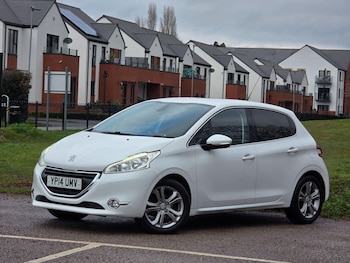 Used Peugeot 208 2014 for sale - 77269468: Photo