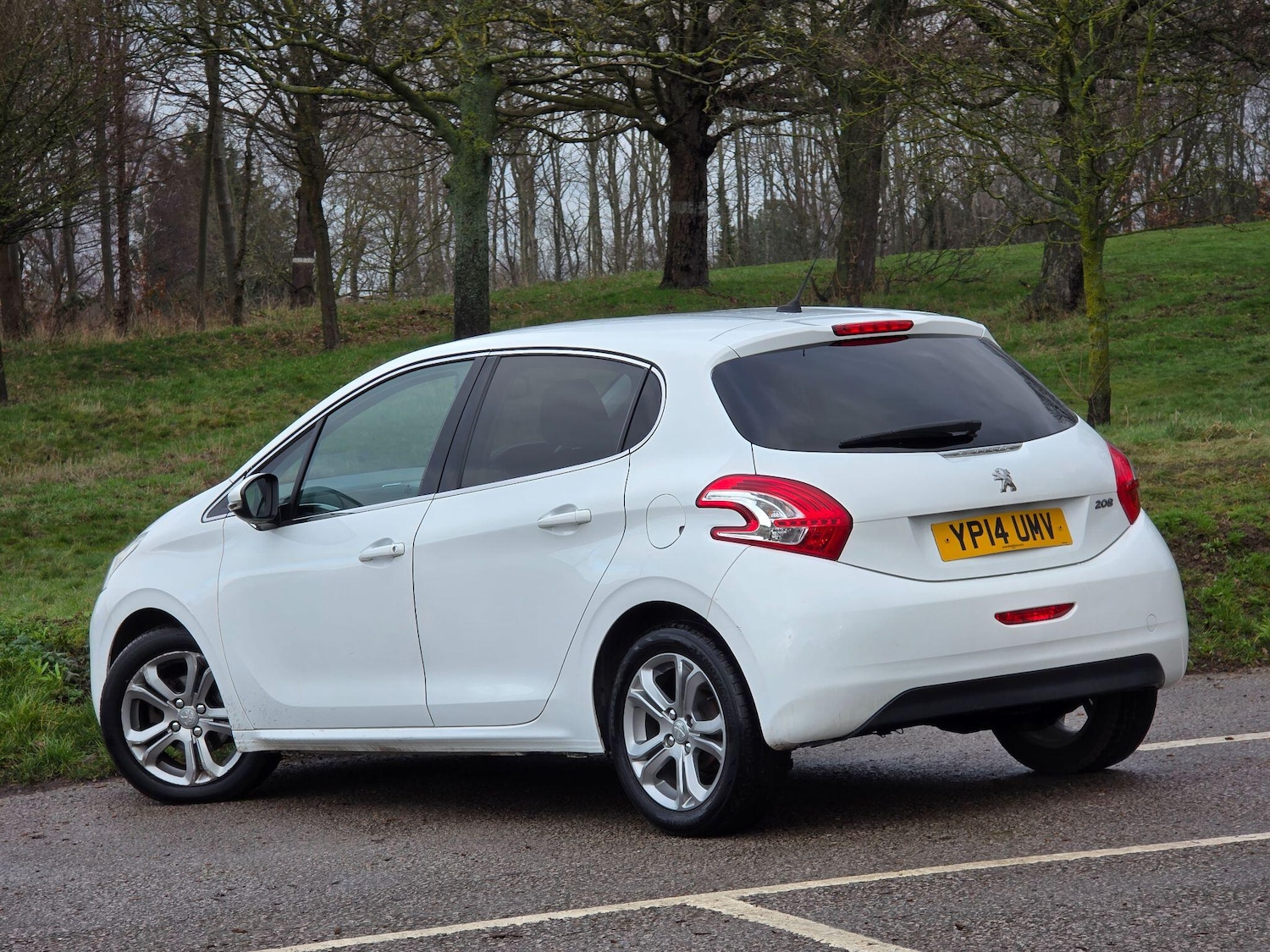 Used Peugeot 208 2014 for sale - 77269468: Photo 5