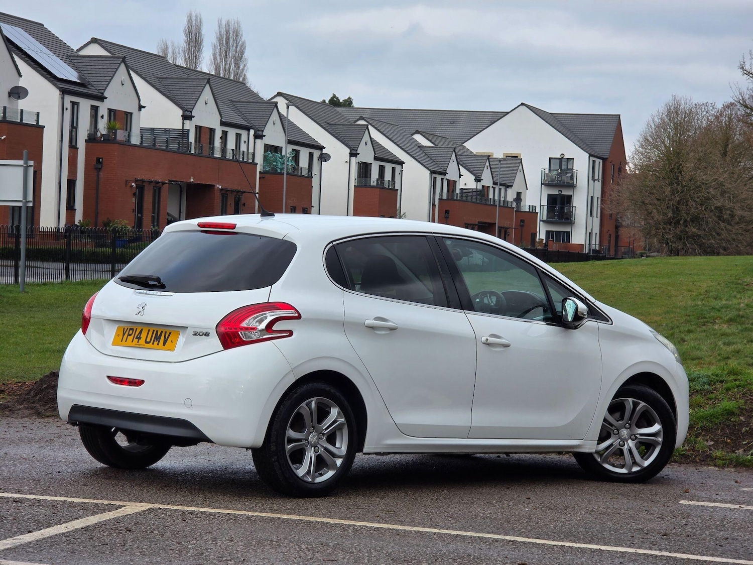 Used Peugeot 208 2014 for sale - 77269468: Photo 7