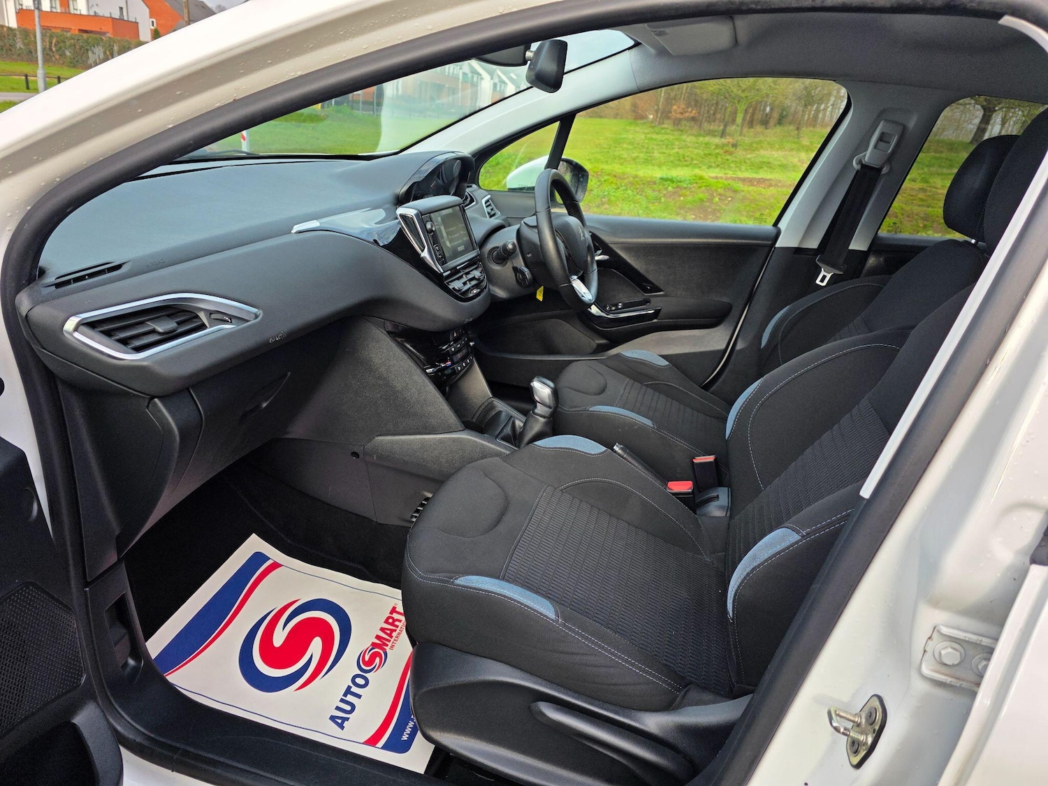 Used Peugeot 208 2014 for sale - 77269468: Photo 9