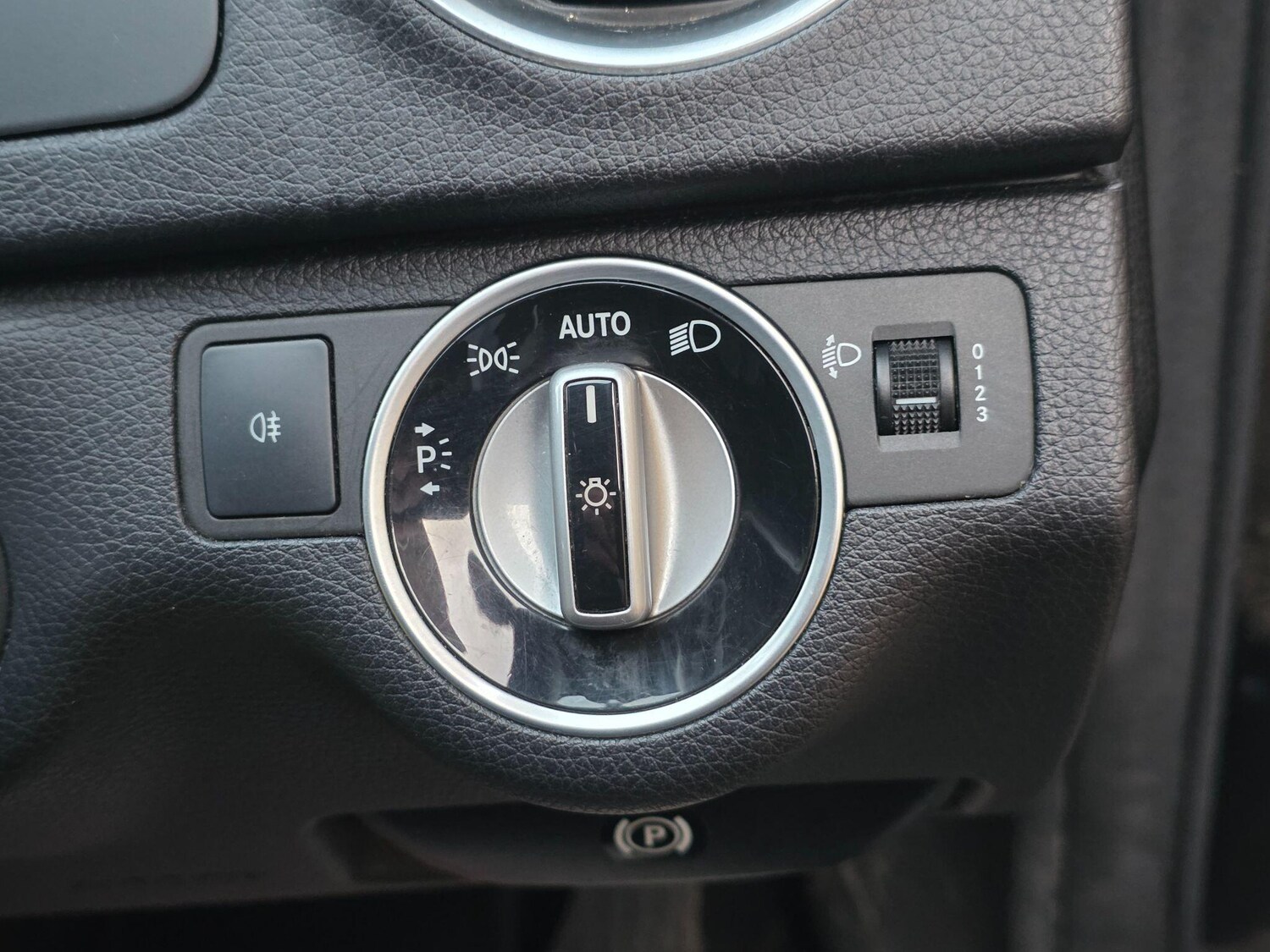 Used Mercedes-Benz C Class 2012 for sale - 77588678: Photo 38