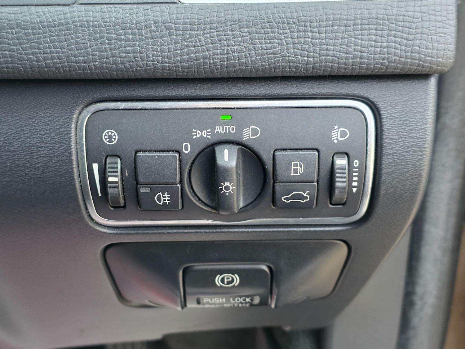 Used Volvo XC60 2013 for sale - 76661195: Photo 33