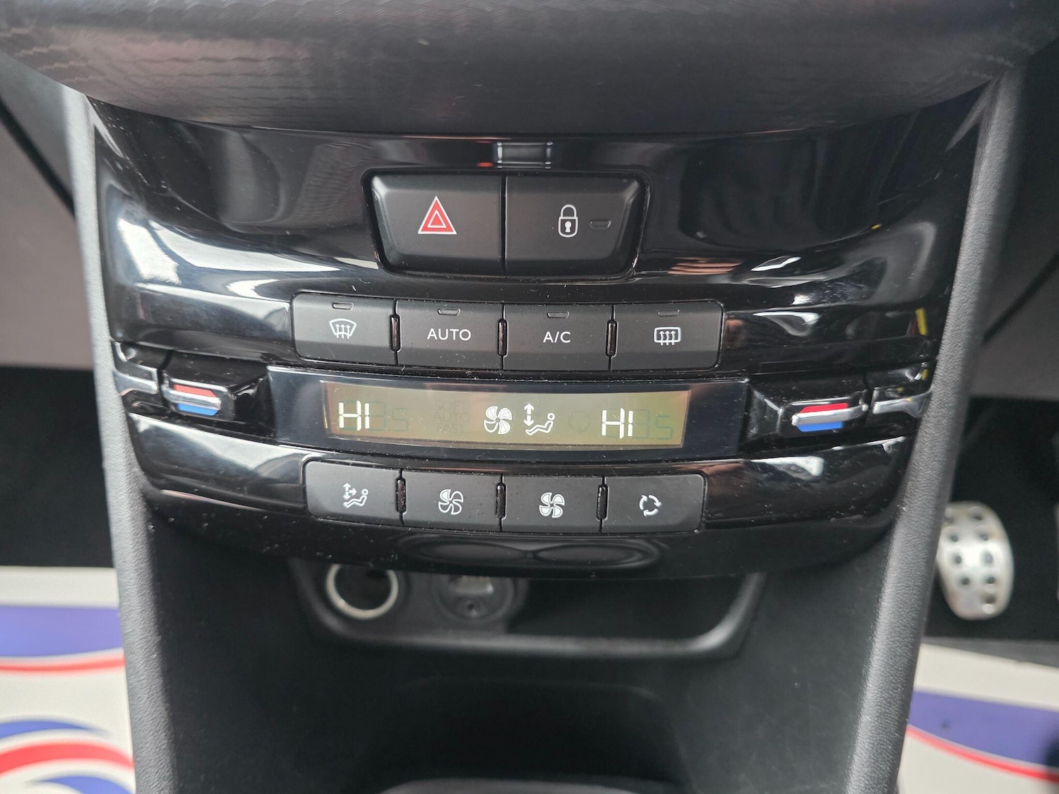 Used Peugeot 208 2016 for sale - 77614610: Photo 25