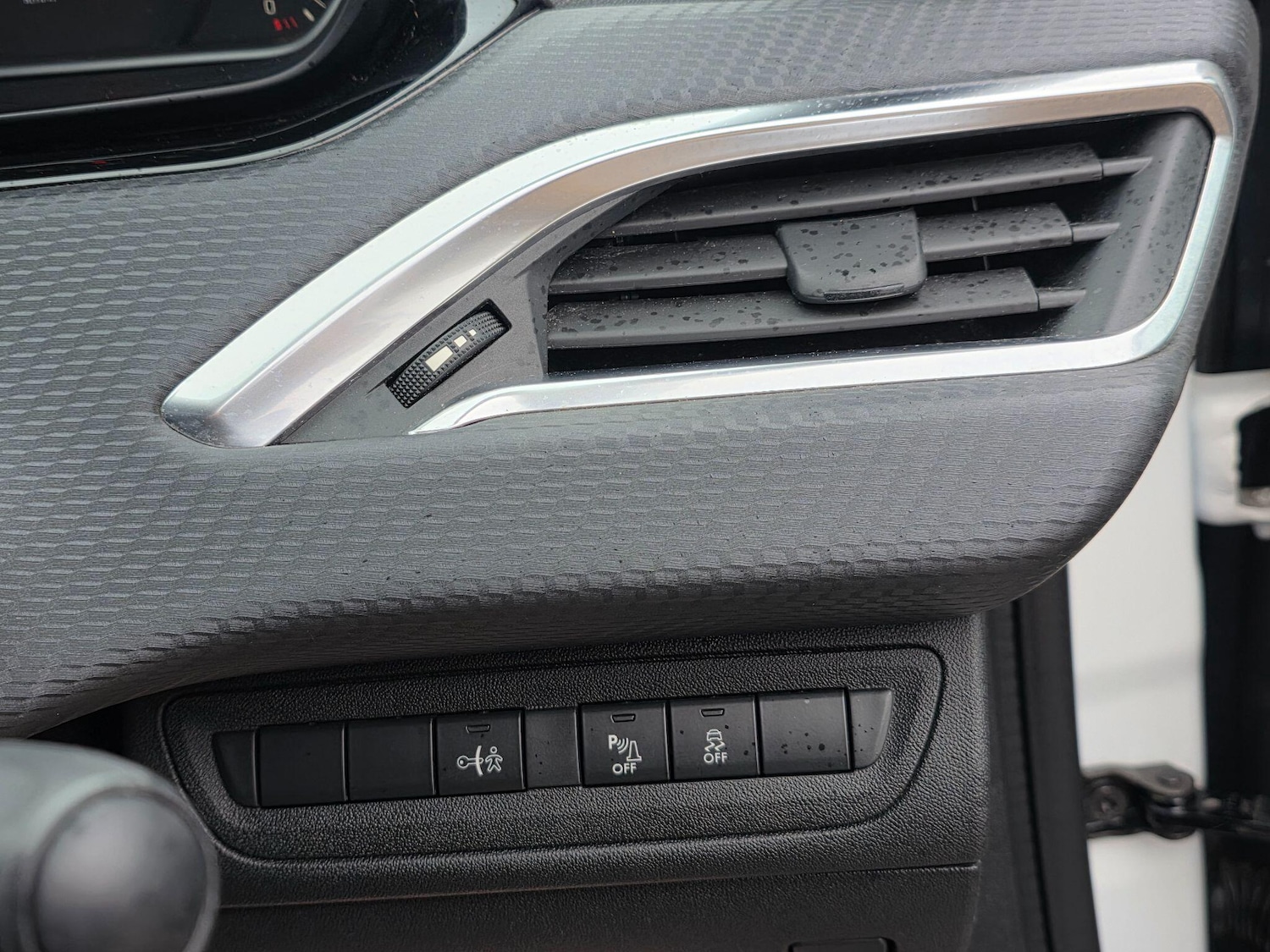 Used Peugeot 208 2016 for sale - 77614610: Photo 31