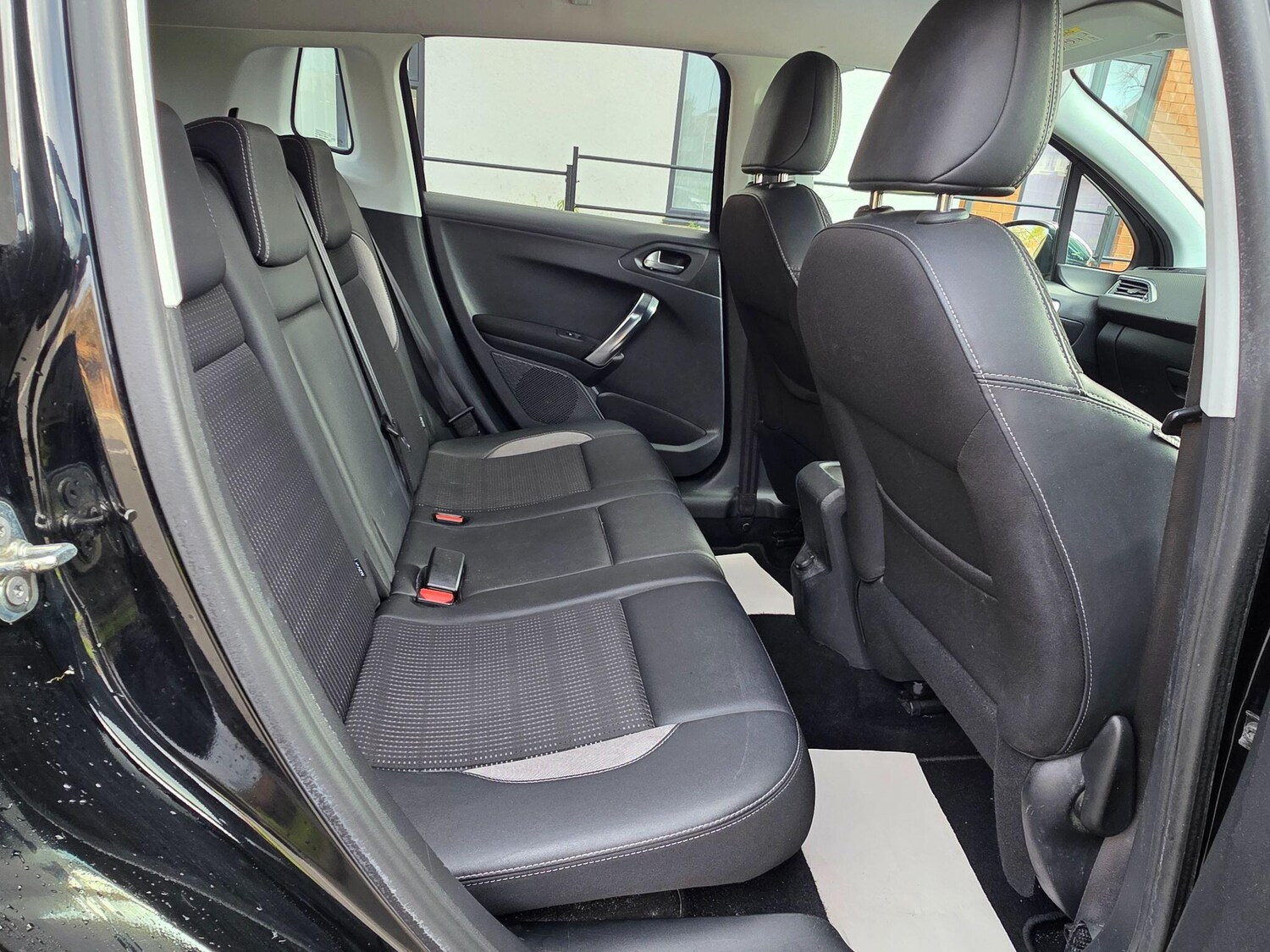 Used Peugeot 2008 2016 for sale - 77810344: Photo 15