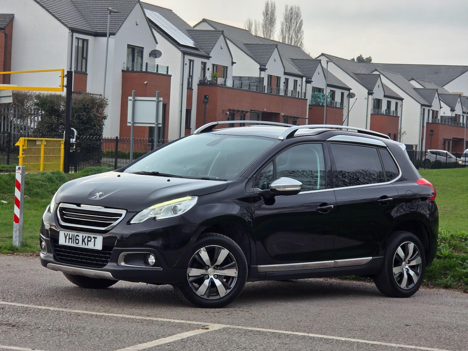 Used Peugeot 2008 2016 for sale - 77810344: Photo 3