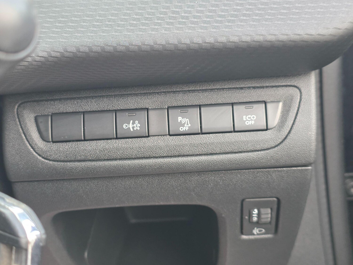 Used Peugeot 2008 2016 for sale - 77810344: Photo 37