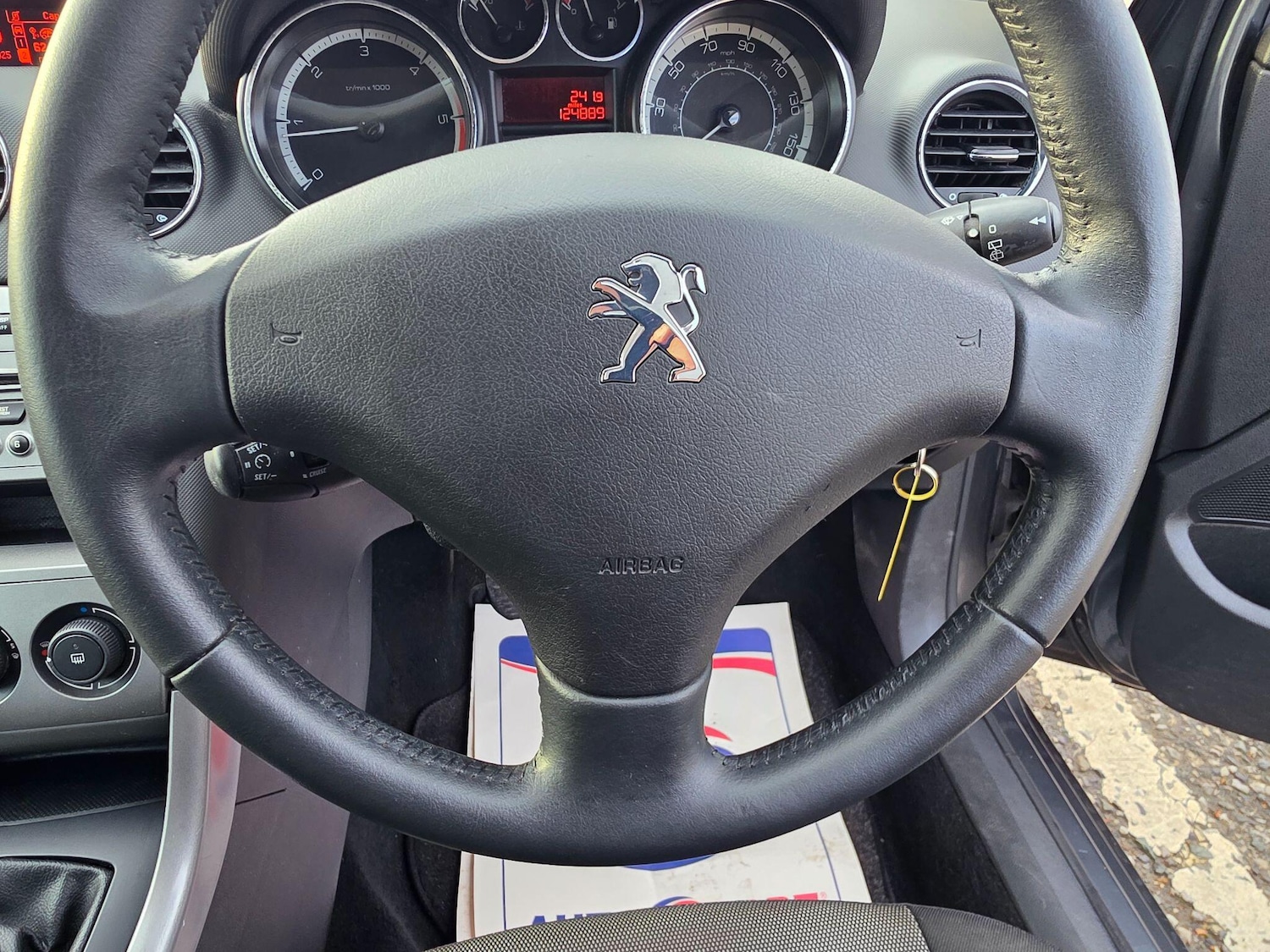 Used Peugeot 308 2012 for sale - 76966929: Photo 29