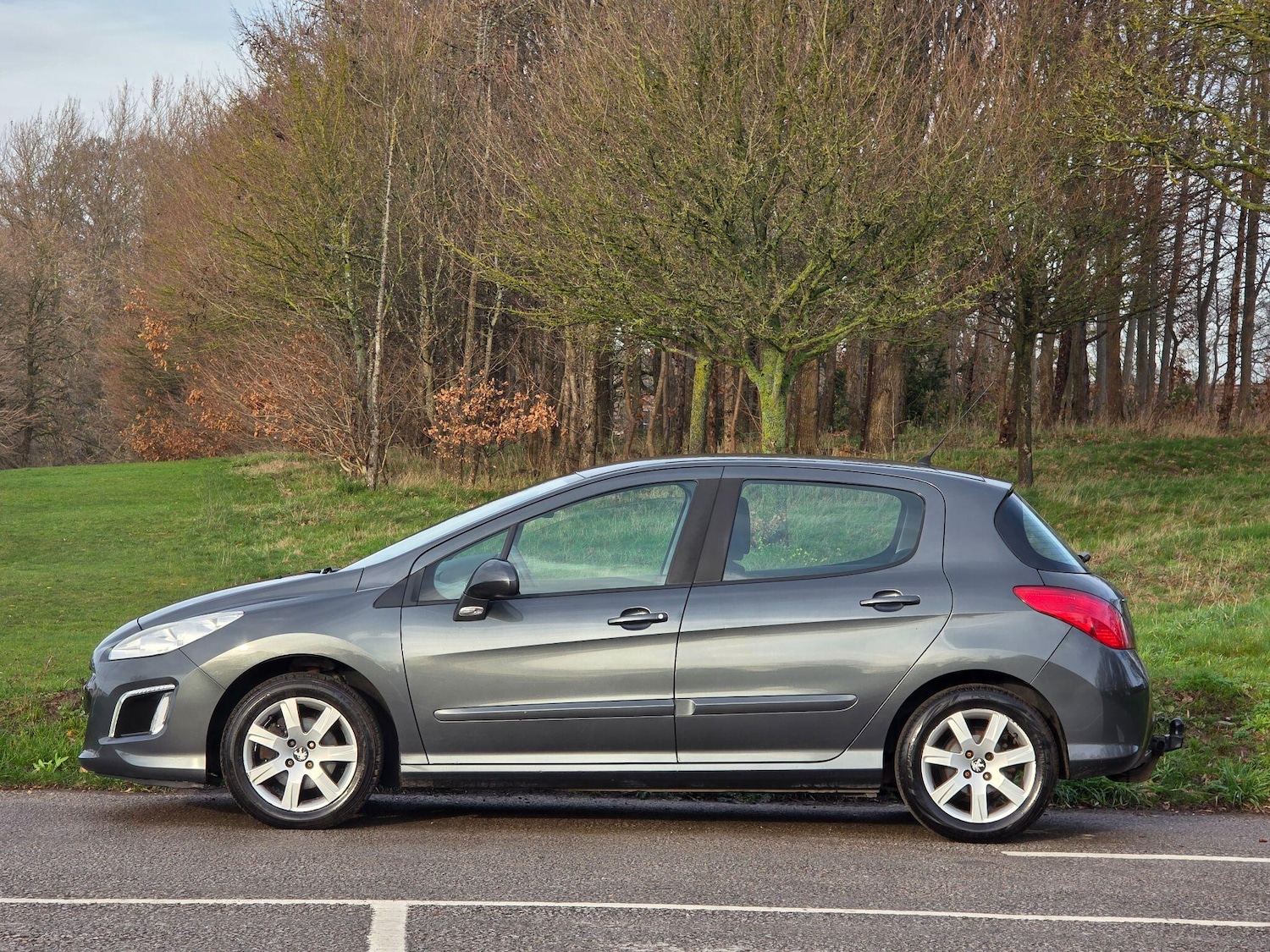 Used Peugeot 308 2012 for sale - 76966929: Photo 4