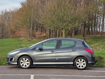 Used Peugeot 308 2012 for sale - 76966929: Photo