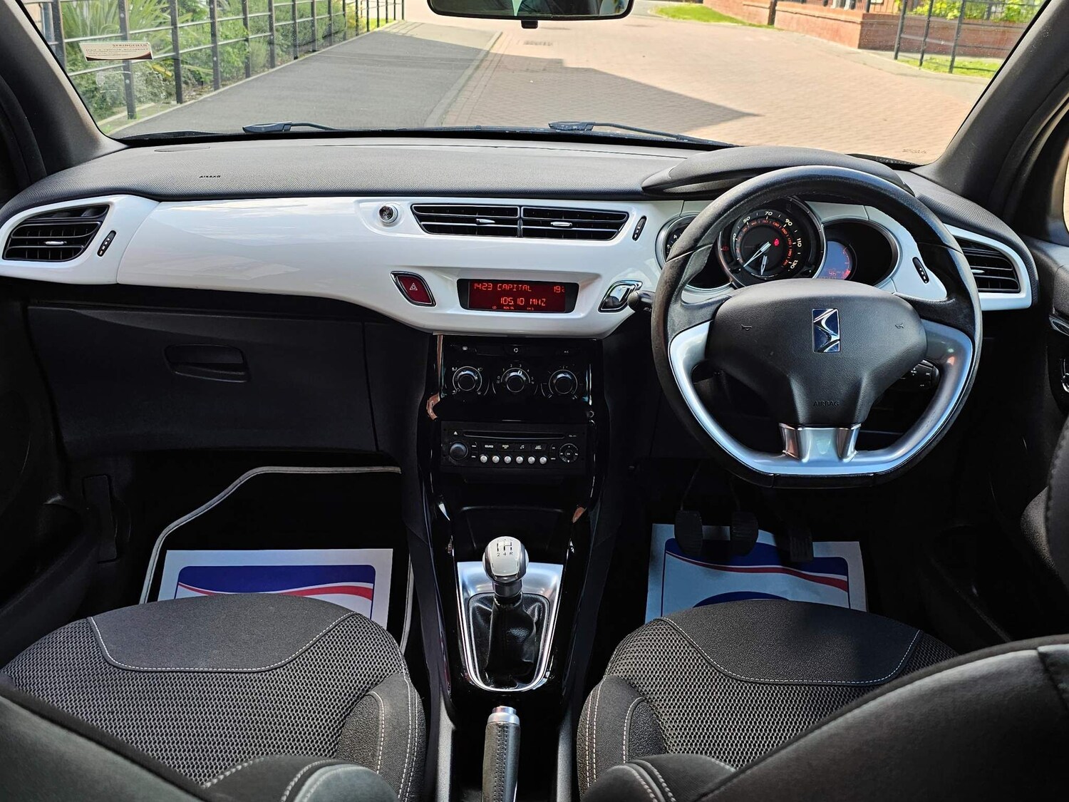 Used Citroen DS3 2010 for sale - 76086571: Photo 15