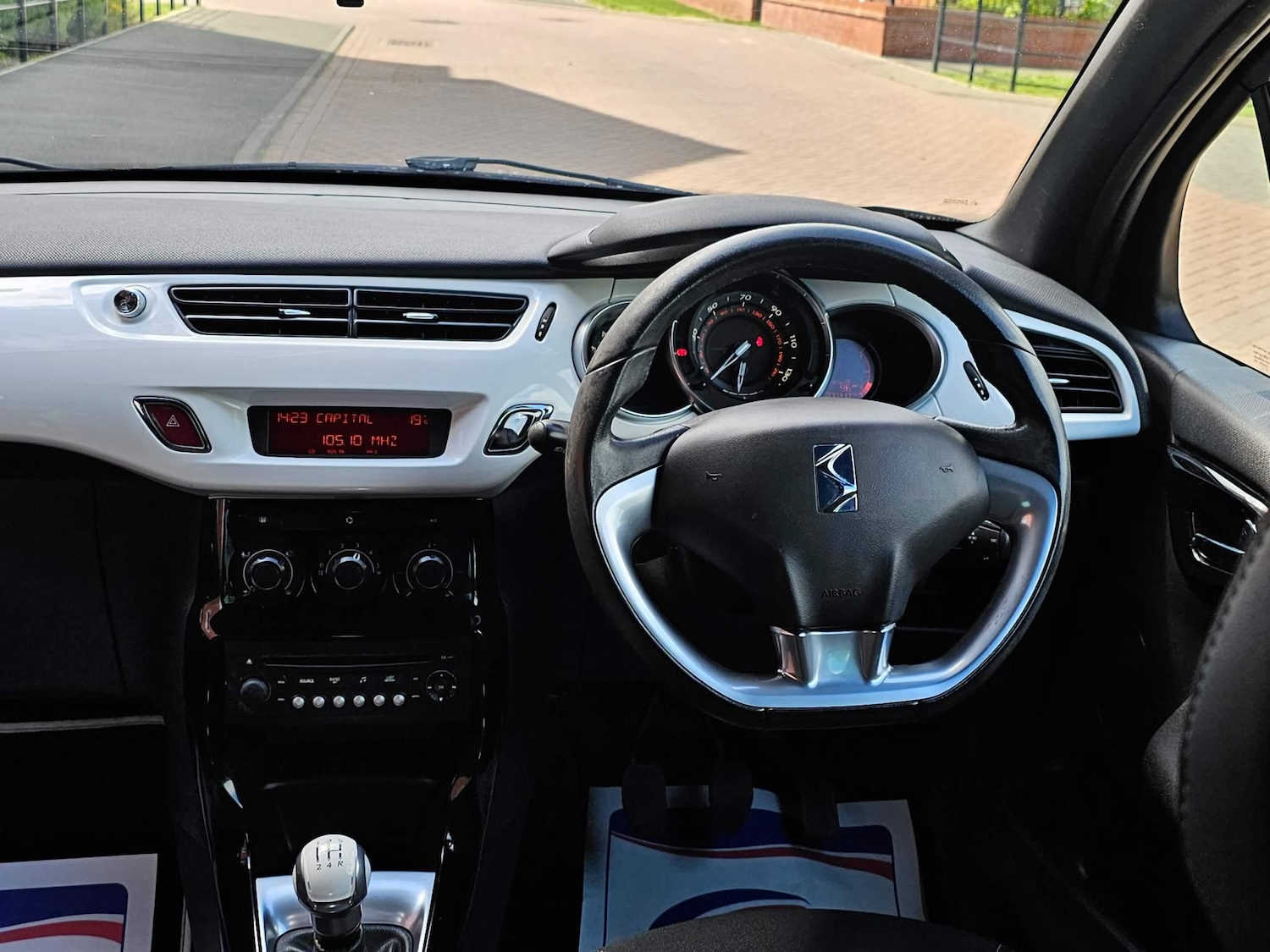 Used Citroen DS3 2010 for sale - 76086571: Photo 16