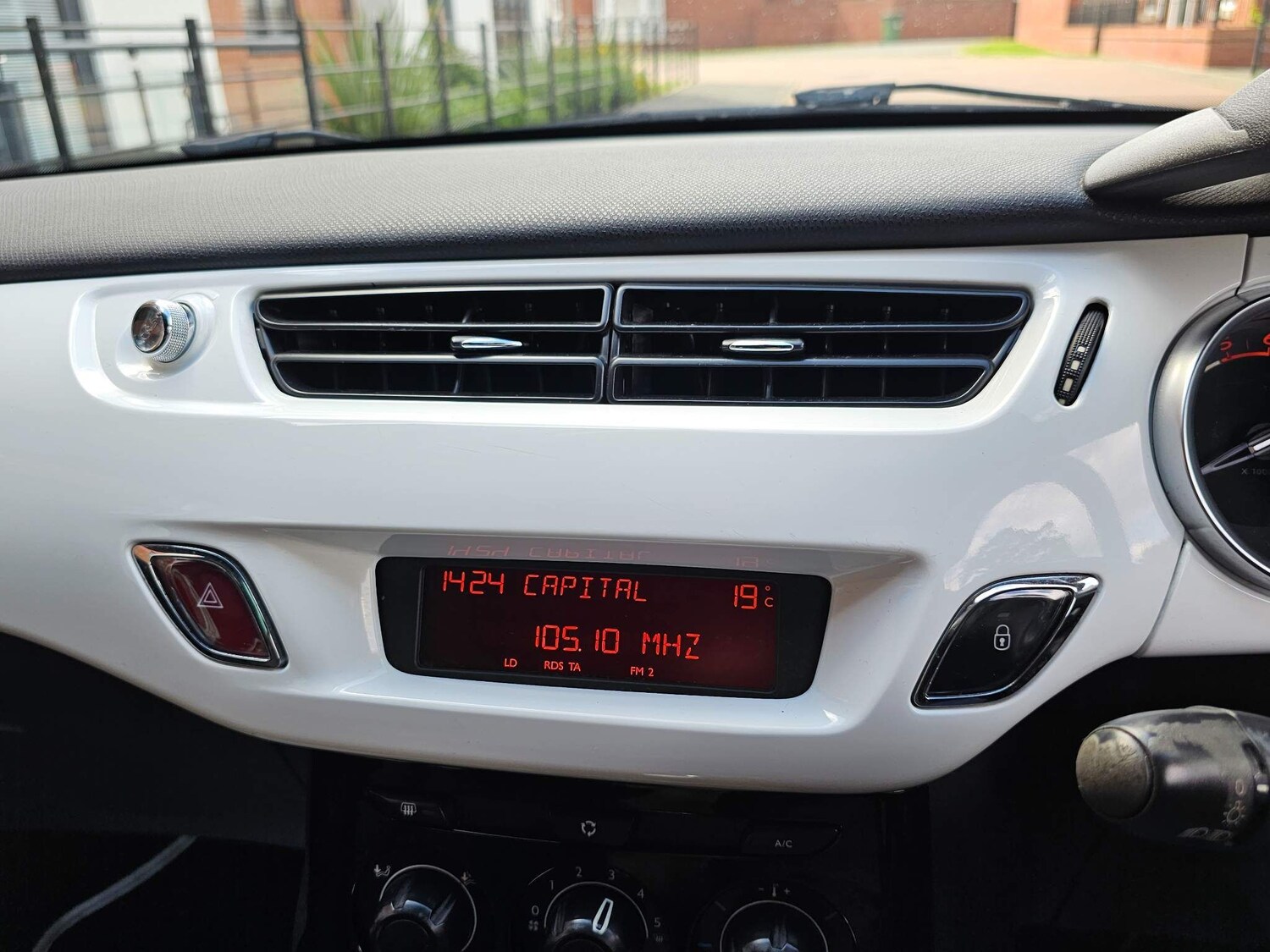 Used Citroen DS3 2010 for sale - 76086571: Photo 21